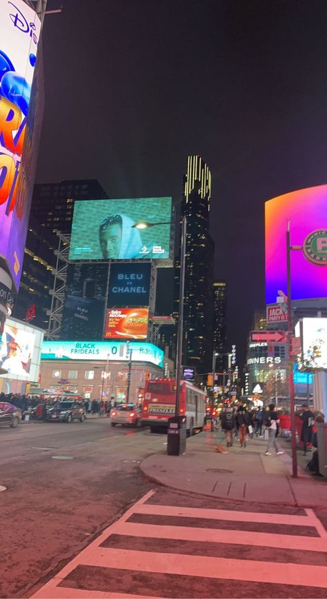 Toronto Canada At Night, Downtown Toronto Aesthetic Night, Toronto Downtown Night, Toronto Night Aesthetic, Downtown Toronto Aesthetic, Downtown City Aesthetic, Toronto At Night, City Aesthetic Night, Toronto Aesthetic