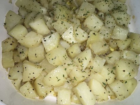 Easy Microwave Butter Potatoes Microwave Chicken Recipes, Garlic Baked Potatoes, Microwave Cooking Recipes, Pressure Cooker Recipes Chicken, Beginner Cook, Steamed Potatoes, Potatoes In Microwave, Butter Potatoes, Oven Chicken Recipes