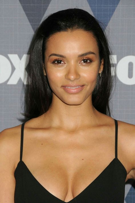 Jessica Lucas Lucas Hot, Jessica Lucas, Jessica Lowndes, Celeb Crush, Canadian Actresses, Simple Beauty, Beautiful Woman, Gotham, Celebrities Female