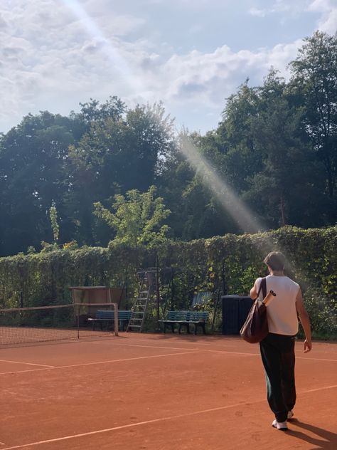 Tennis Aesthetic, Summer Sport, Aesthetic Boy, Money Aesthetic, Important People, Old Money Aesthetic, Tennis Court, Old Money, Summer Vacation