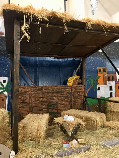 Nativity Stable For Christmas Play, Christmas Manger Nativity, Nativity Scene Trunk Or Treat, Christmas Crib Ideas For Competition, Back To Bethlehem Night, Manger Decorations Christmas, Life Size Manger Diy, Nativity Play Set Design, Christmas Stage Ideas