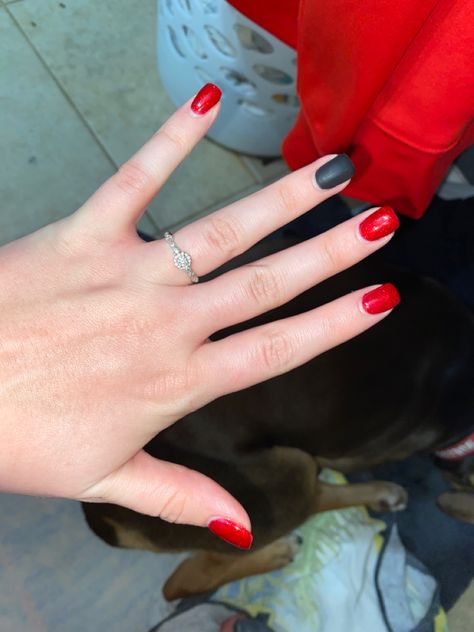 Red And Black Nails Short Simple, Black Dip Nails Short, Georgia Bulldogs Nails, Black And Red Short Nails, Simple Red And Black Nails, Georgia Bulldog Nails, Red And Black Nails Short, Red Black White Nails, Coral Toe Nails