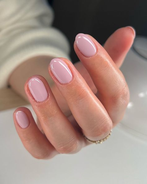 Colored Nail Tips, Gel Nails French, Short Gel Nails, Cute Simple Nails, Subtle Nails, Summery Nails, Vibrant Nails, Round Nails, April 3