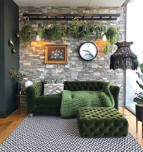 Katie Woods, interior blogger behind Come Down To The Woods, shares the secrets behind her mad, eclectic style. Green Couches, Reka Bentuk Bilik Tidur, Koti Diy, Hiasan Bilik Tidur, Minimalist Living Room Design, Modern Minimalist Living Room, Modern Bathrooms, Modern Houses, Farmhouse Design