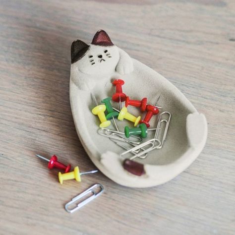 Cat bowl stand