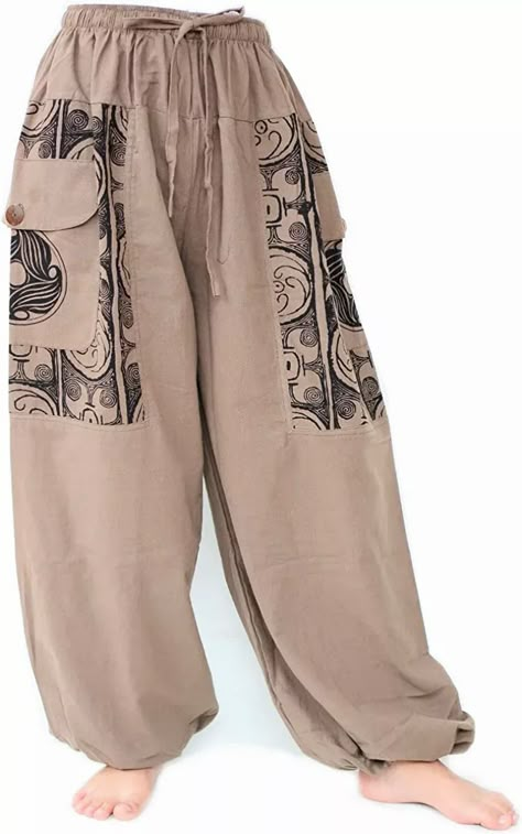 Mens Harem Pants Outfit, Mens Hippie Outfits, Hippie Clothes Men, Hippy Pants, Looks Hip Hop, Beige Clothing, Yoga Pants Men, Estilo Hippie, Boho Style Outfits