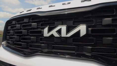 3 Most Common 2022 Kia Telluride Problems That Owners Complain About 2022 Kia Telluride Nightfall Edition, Kia Telluride Nightfall, Kia Logo, Kia Telluride, Car Purchase, Mid Size Suv, Mid Size, Fuel Efficient, Apple Car Play