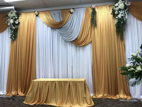 Simple Wedding Stage, Curtain Backdrop Wedding, Eco Friendly Wedding Decor, Cocktail Table Decor, Draping Ideas, Blinds And Curtains, Church Altar Decorations, Wedding Decoration Ideas, Diy Wedding Backdrop