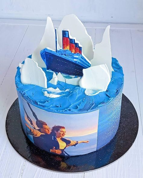 Titanic Cake Ideas, Titanic Birthday Cake, Titanic Cake, Titanic Birthday, Movie Theme Cake, Dora Cartoon, Movie Cakes, Titanic Movie, Movie Birthday