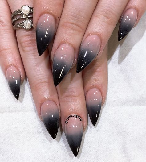 #art #ombrenails #nails #coffinnails #black #longnails #acrylicnails Short Stiletto Nails, Vampire Nails, Black Ombre Nails, Stilleto Nails Designs, Stiletto Nails Short, Short Stiletto, Black Stiletto Nails, Sharp Nails, Pointy Nails