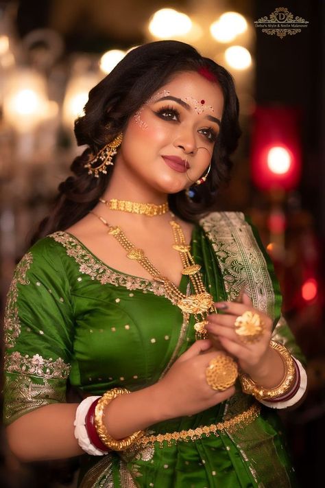 Bengali Saree Makeup Look, Tamil Bride Poses, Bengali Saree Traditional, Bengali Reception Bridal Look, Bengali Bride Reception Look, Candid Quotes, Bride Shoot, Back Photography, Bridal Things