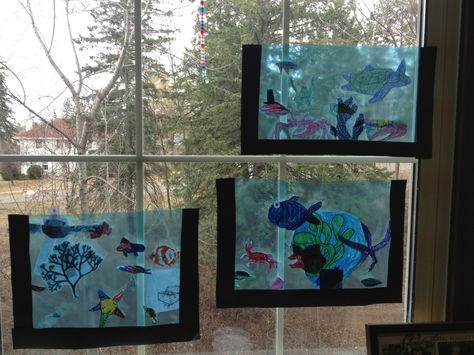 under the sea - window aquariums. Don't have blue transparency paper but we could just do contact paper? Under The Sea Crafts, Sea Activities, Sea Crafts, Under The Sea Theme, Rainbow Fish, Ocean Crafts, Transparent Paper, Sea Theme, Sea Art