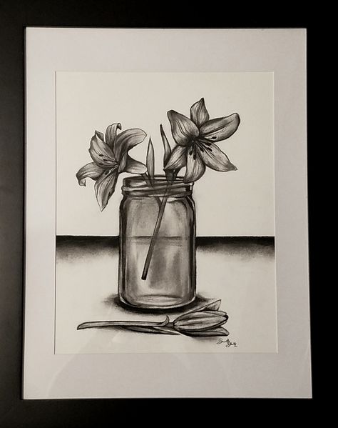 Drawing Features, Still Life Sketch, Sketches Pencil, Charcoal Drawings, Charcoal Art, Horse Drawings, Still Life Drawing, Sketch Ideas, Plant Drawing