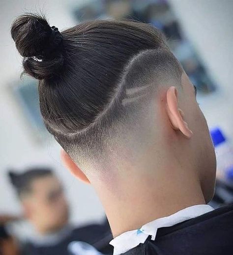 Man Bun Top Knot, Man Bun Haircut, Man Bun Undercut, Undercut Hairstyle, Man Bun Hairstyles, Faux Hawk Hairstyles, Undercut Long Hair, Hairstyle Tips, Undercut Men