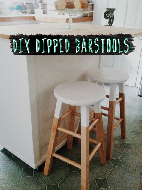 diy stools Diy Barstools, Bar Stool Makeover, Painted Bar Stools, Diy Bar Stools, Stool Makeover, Paint Dipping, Diy Stool, Painted Stools, Cafe Ideas