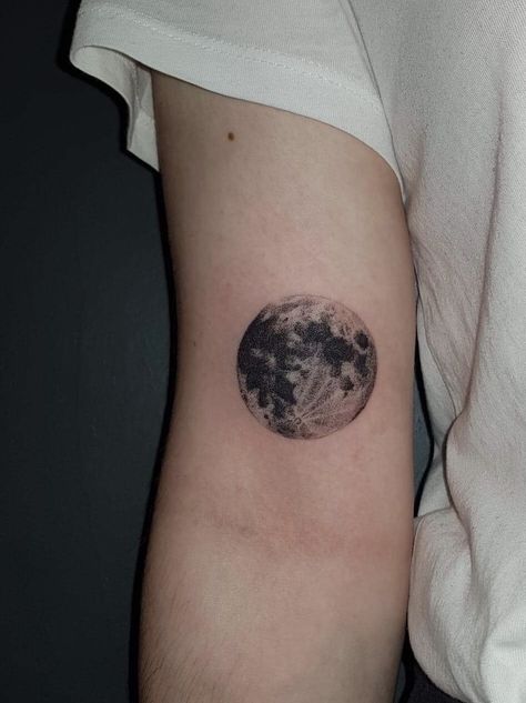 Whole Moon Tattoo, Realism Moon Tattoo, White Ink Moon Tattoo, Dot Moon Tattoo, Realistic Full Moon Tattoo, Dotted Moon Tattoo, Full Moon Tattoo Designs, Full Moon Tattoos, Dot Work Moon Tattoo