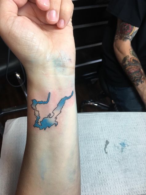 First tattoo! Outline of Moose Lake (WI) by Josh at Noodles Tattoo Co & Studio Warrenville IL Lake Outline Tattoo, Lake Tattoo Simple, Lake Tattoos, Flat Tattoo, Lake Tattoo, Bestie Tattoos, Bestie Tattoo, R Tattoo, Professional Tattoo