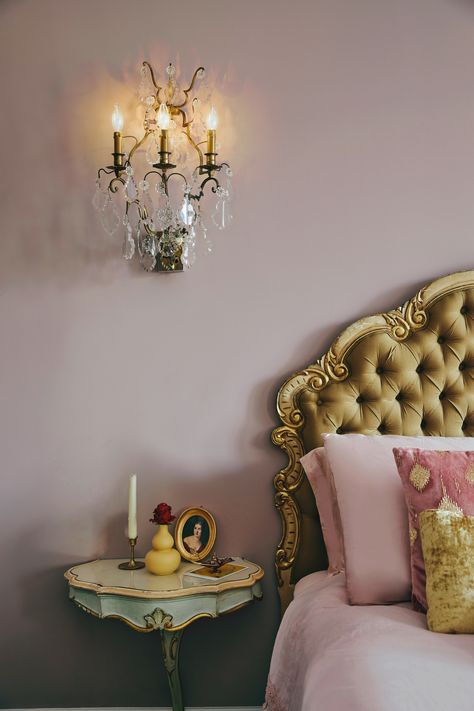 Mauve Wall Paint, Parisian Chic Bedroom, Nyc Apartment Design, Mauve Walls, Parisian Bedroom, Bedroom Photography, Beautiful Bedroom Designs, Bedroom Styling, Shabby Chic Antiques