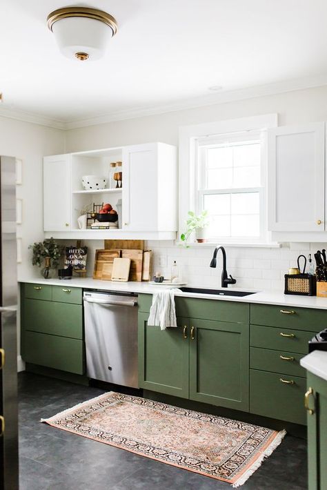 Olive Green Kitchen, Wooden Kitchen Cabinets, Green Minimalist, Green Kitchen Cabinets, Kitchen Black, Modern Hardware, Small Living Room Decor, Green Cabinets, Trendy Living Rooms