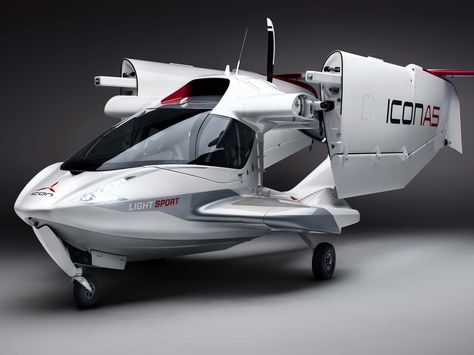 Are you thinking about buying your own personal aircraft? If so, then the ICON A5 should definitely be at the top of your list! See how this amphibious monoplane has completely changed the aviation industry. 🇪🇸 Si estás pensado en comprarte un avión personal, el ICON A5 podría ser el mejor monoplano anfibio del momento. ¡Mira cómo ha revolucionado la industria aeronáutica! Icon A5, Light Sport Aircraft, Plane Gifts, Amphibious Aircraft, Ground School, Light Aircraft, Angle Of Attack, Private Aircraft, Custom Trailers