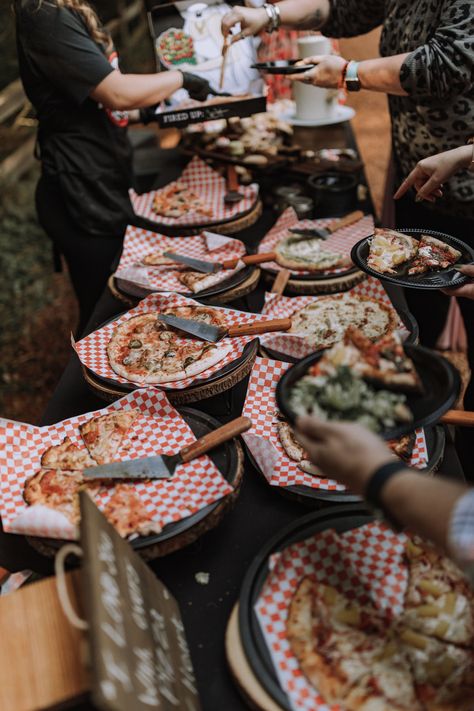 Pizza Bar Display, Pizza For Rehearsal Dinner, Pasta And Pizza Bar, Finger Foods At Wedding, Fruit Pizza Wedding, Pizza Buffet Display Party Ideas, Pizza And Wine Wedding, Build Your Own Pizza Bar Party, Pizza Catered Wedding