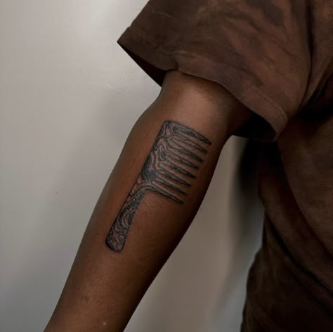 Afro Futurism Tattoo, Outkast Tattoo Ideas, Pro Black Tattoos, Man Eater Tattoos, Soulaan Tattoo, Tatoos Black Woman, Black Love Tattoos, Tatted Up Black Woman, Rib Tattoo Black Women