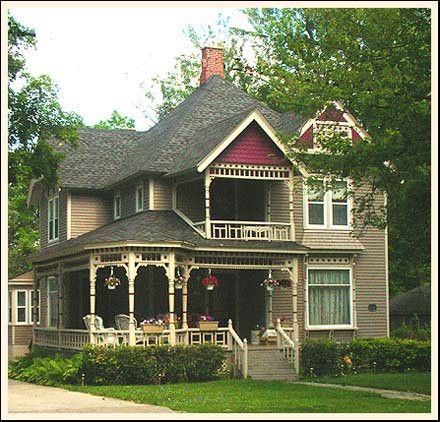 I think victorian is quite romantic Victorian Home Plans Farmhouse, Victorian 3 Story House, Victorian House With Balcony, Victorian Home Plans Gothic, Romeo Michigan, Victorian Porches, Folk Victorian Farmhouse Plans, House Victorian, Victorian Exterior