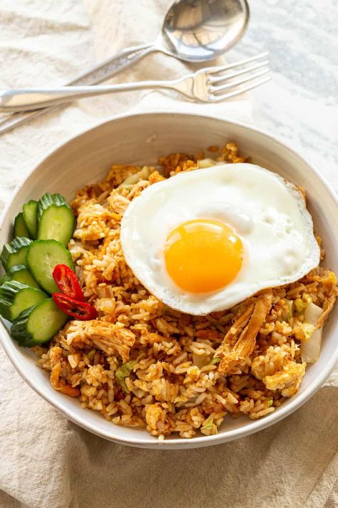 Fast Nasi Goreng - Indonesian Fried Rice | Wandercooks Nasi Goreng Aesthetic, Sambal Chicken, Nasi Goreng Recipe, Indonesian Fried Rice, Rice Meals, Asian Spices, Delicious Rice, Food Pic, Healthy High Protein Meals