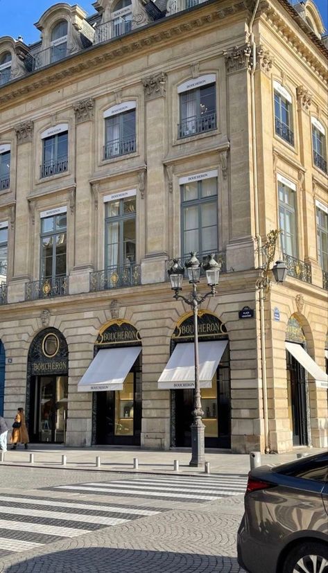 Parisian Apartment Exterior, Paris Flat, Townhouse Exterior, Paris Rooftops, Parisian Architecture, Apartment Exterior, Paris Luxury, Parisian Cafe, Parisian Vibes