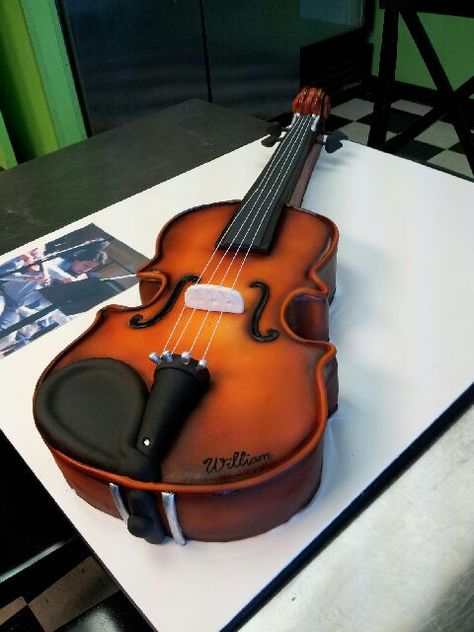 A violin cake with an edible image of the birthday boy playing the violin. Violin Cake Ideas, Dexter Cake, Violin Cake, Bolo Musical, Music Themed Cakes, Music Cakes, Playing The Violin, Pastry Design, Buttercream Fondant