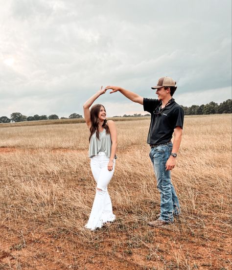 Boyfriend And Girlfriend Pictures Country, Country Couple Professional Pictures, Couples Photos Country, Cute Western Couple Pictures, Country Couple Pictures Truck, Southern Couple Photoshoot, Cute Fall Couple Pictures, Brother Photography Poses, Relationship Picture Ideas