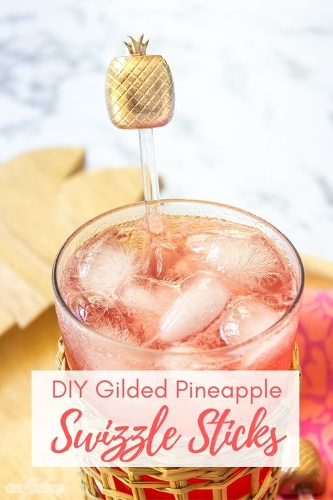 Use quick-setting resin and silicone molds or novelty ice cube trays to make custom swizzle sticks for all your parties and special occasions. These pineapple drink stirrers make wonderful gifts and feature southern symbol of welcome and hospitality. Drink Stirrers Diy, Pog Juice, Pineapple Drink, Sticks Diy, Belly Fat Foods, Diy Pineapple, Cocktail Stirrers, Pineapple Drinks, Diy Cocktails