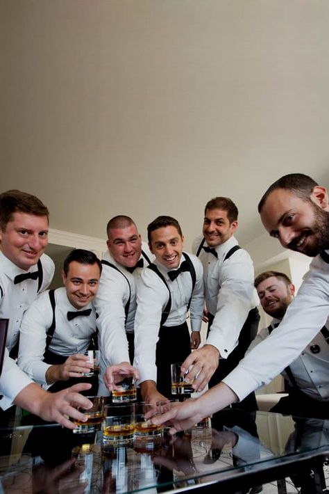 Groomsmen Wedding Photos, Groomsmen Pictures, Groom Prep, Groomsmen Photography, Groomsmen Poses, Groomsmen Getting Ready, Groomsmen Photos, Getting Ready Wedding, Groom Getting Ready