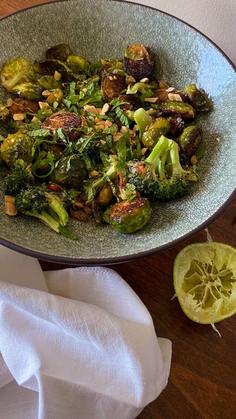 Charred Broccoli & Brussel Sprouts Salad - Rosanna ETC Broccoli Brussel Sprout Salad, Honey Sriracha Brussel Sprouts, Warm Vegetable Salad, Brussel Sprouts Salad, Broccoli And Brussel Sprouts, Charred Broccoli, Spicy Salad, Sprout Salad, Warm Salad