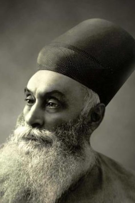 Jamsetji Tata was born in Navsari on March 3, 1839. He founded the Tata Group in 1868 as a textile mill in central India at the age of 29. Jamsetji Tata's contribution to the Indian industrial sector is significant. He is also called the father of Indian business. Tata Family, Sir Ratan Tata, Tata Company, Ahura Mazda, Tata Group, 480x800 Wallpaper, Tata Steel, Ratan Tata, Edsel Ford