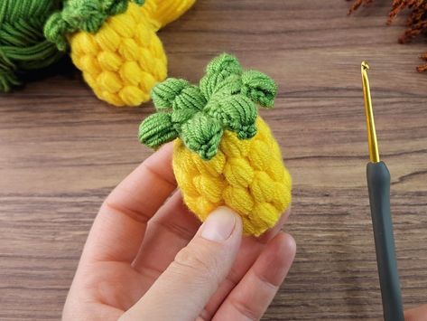 Perfect!!💯 puff puff. crochet pineapple keychain making. you will love it. #crochet #knitting | Perfect!!💯 puff puff. crochet pineapple keychain making. you will love it . #crochet #knitting | By Aslı ile sanatsal tasarımlar Pineapple Crochet Keychain, Pineapple Applique, Sunflower Granny Square Pattern, Diy Crochet Pillow, Basic Granny Square, Pineapple Stitch, Sunflower Granny Square, Crochet Pineapple, Keychain Making