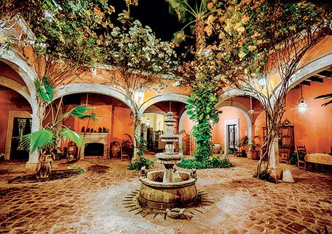 Hacienda Courtyard, Mexican Courtyard, Mexican Style Homes, Mexican Style Home, Boho Glam Home, Hacienda Homes, White Pergola, Houses In Mexico, Mexican Hacienda