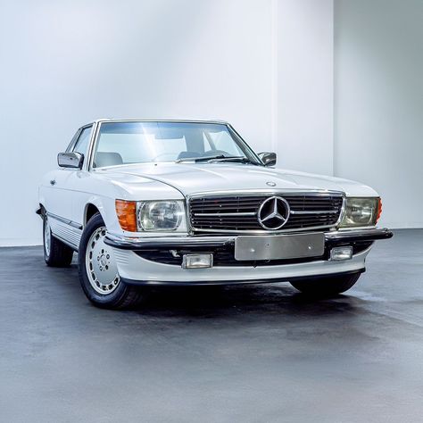 The Mercedes Benz 560SL, a symbol of luxury, has been seen with many celebrities. Its elegance and style make it a timeless classic. Want more classic gems? Follow us and explore our profile to find your dream car. #MercedesBenz #ClassicCars #CelebrityCars #mercedes #vintagecars Celebrity Cars, V8 Engine, Dream Car, Latest Updates, Timeless Classic, On The Road, Vintage Cars, Dream Cars, Icon Design