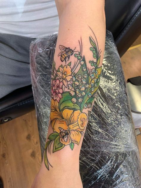 Birth flowers with bees Lily Of The Valley And Daffodil Tattoo, Daffodil And Lily Of The Valley Tattoo, Lily Of The Valley Tattoo, Valley Tattoo, Daffodil Tattoo, Dream Tattoos, Birth Flowers, Lily Of The Valley, Daffodils