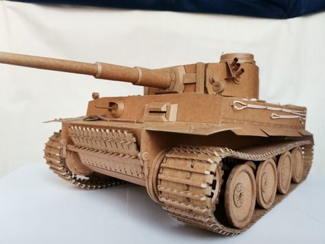 Cardboard model Cardboard Ideas, Cardboard Model, Tank Art, Cardboard Art, Paper Models, Military Vehicles, Halo, Paper Crafts