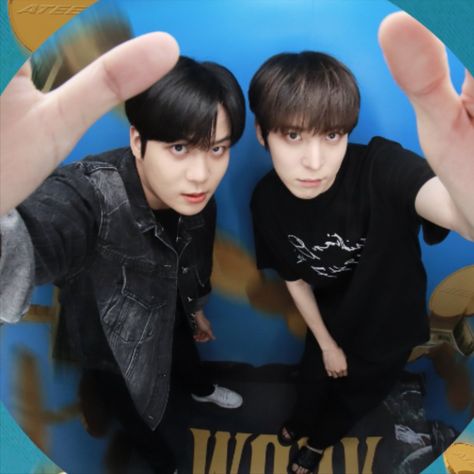 jongho yunho icon Yunho Aesthetic Icon, Yunho And Jongho, Yunho Pfp, Yunho Aesthetic, Yunho Icons, Pfp Blue, Take Me Home, Aesthetic Icon, Live Laugh Love