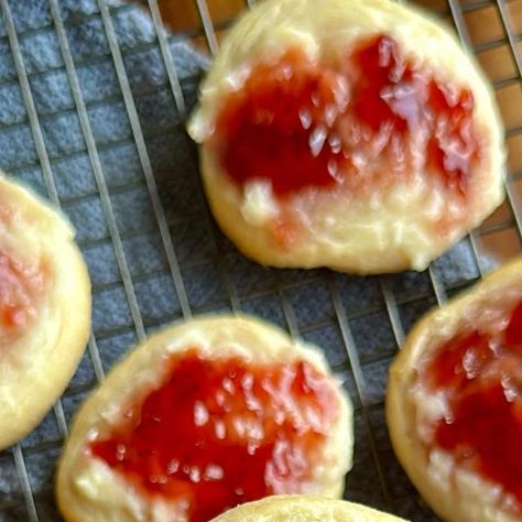 Cresent Roll Cookies, Crescent Roll Cookies Recipes, Cookie Dough Crescent Rolls, Cream Cheese And Jam Crescent Rolls, Cresent Roll Cheesecake, Fill Roll Bake Pillsbury, Crescent Roll Cookies, Cresent Roll Cherry Cream Cheese Danish, Pilsbury Recipes