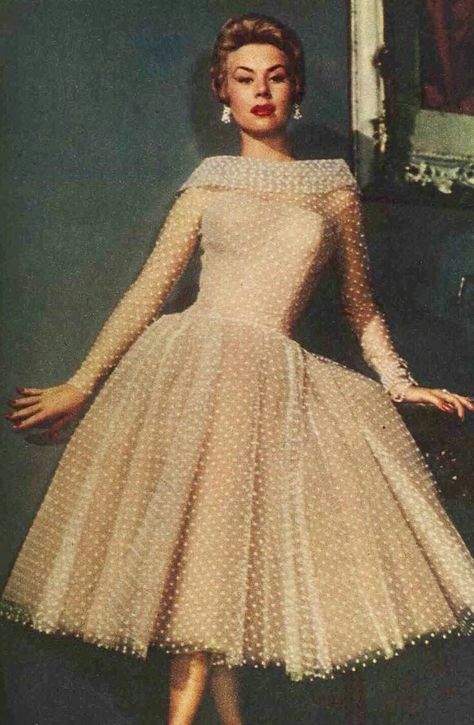 Edith Head Fashion, Mitzi Gaynor, Edith Head, 1960 Fashion, Hollywood Costume, Vintage Gowns, Vintage Couture, Stunning Gowns, Moda Vintage