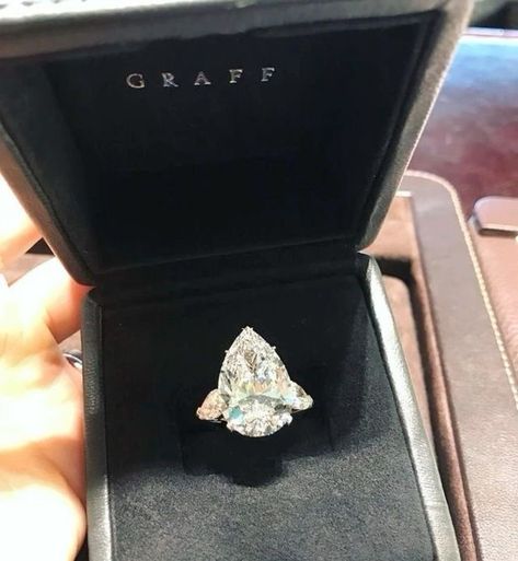 Graff Diamond Ring, Graff Ring, Graff Engagement Ring, Visual Gallery, Expensive Jewelry Luxury, Future Engagement Rings, Luxe Jewelry, Dream Engagement, Dream Engagement Rings