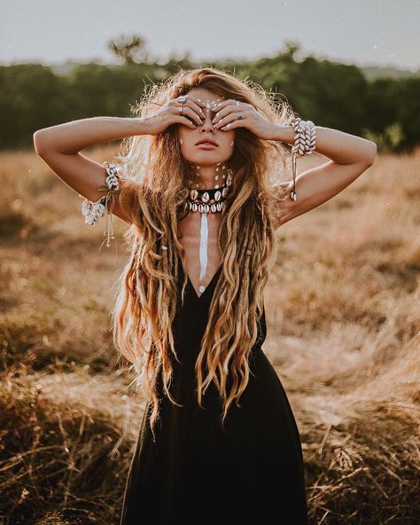 Hippie Photoshoot, Alisa Belochkina, Bohemian Photoshoot, Photography Profile, Book Photoshoot, Boho Photoshoot, Art Photoshoot, Beginners Yoga, Partner Yoga