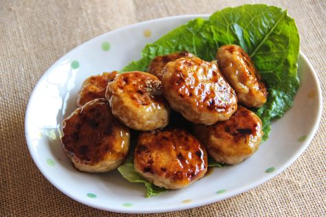 Tsukune / Ground Chicken Patties/Balls Recipes With Ground Chicken, Tsukune Recipe, Japanese Food Recipes, Japanese Chicken, Ground Chicken Recipes, Chicken Patties, Japanese Recipes, Bento Recipes, Chicken Meat