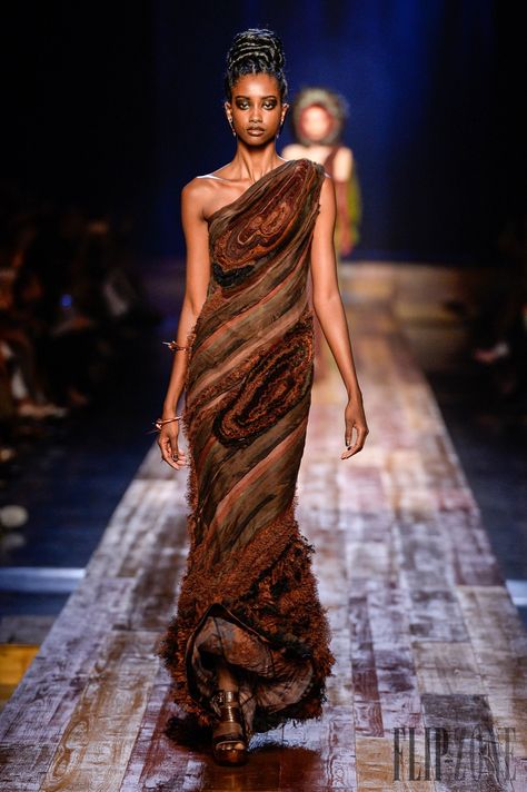 Earth Tone Fashion, Earth Tones Fashion, Gaultier Couture, Forest Fashion, Earth Tone Dress, Wood Fashion, Nature Inspired Fashion, Ellie Saab, Chair Ideas