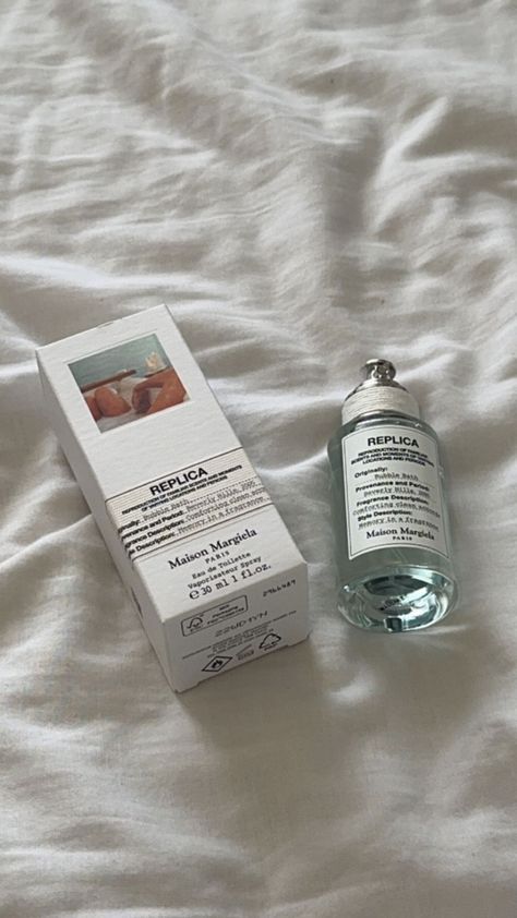 Bubble Bath Maison Margiela, Clean Perfume Aesthetic, Replica Perfume Bubble Bath, Replica Bubble Bath Perfume Aesthetic, Maison Margiela Bubble Bath, Maison Margiela Perfume Aesthetic, Replica Perfume Aesthetic, Bubble Bath Perfume, Clean Girl Perfume