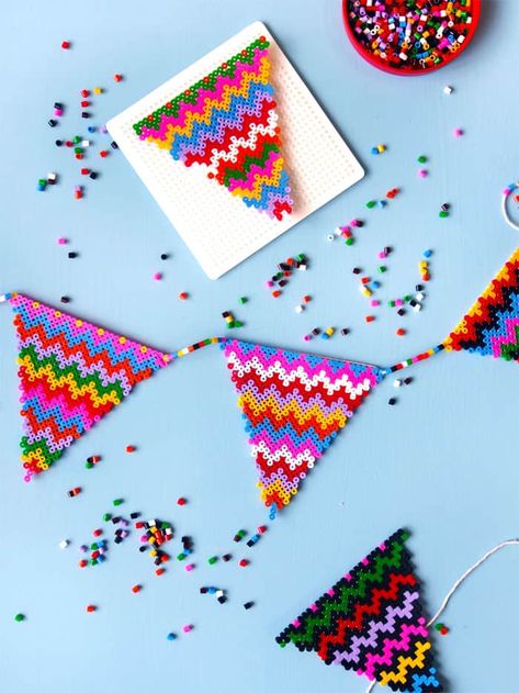 PERLER: Hama Bead Bunting, banner Melted Beads, Paper Pin, Perler Ideas, Beads Pattern, Hamma Beads, Art Perle, Hama Beads Design, Hama Bead, Diy Perler Beads