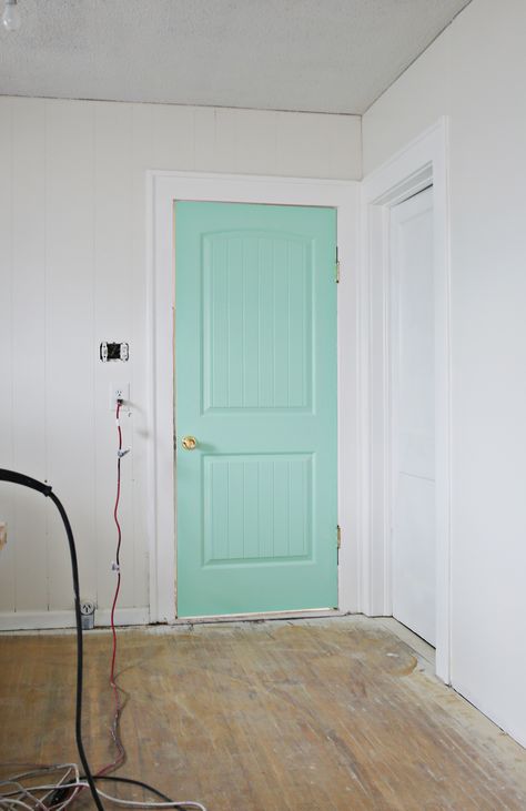 Mino's Eye Mint Door, Colorful Doors, Mint Kitchen, Mint Room, Color Bathroom, Mint Rooms, Teal Bedroom, Project House, Color Study